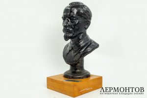 Бюст Феликс Дзержинский. СССР, 1960-е гг. Силумин, крашение.