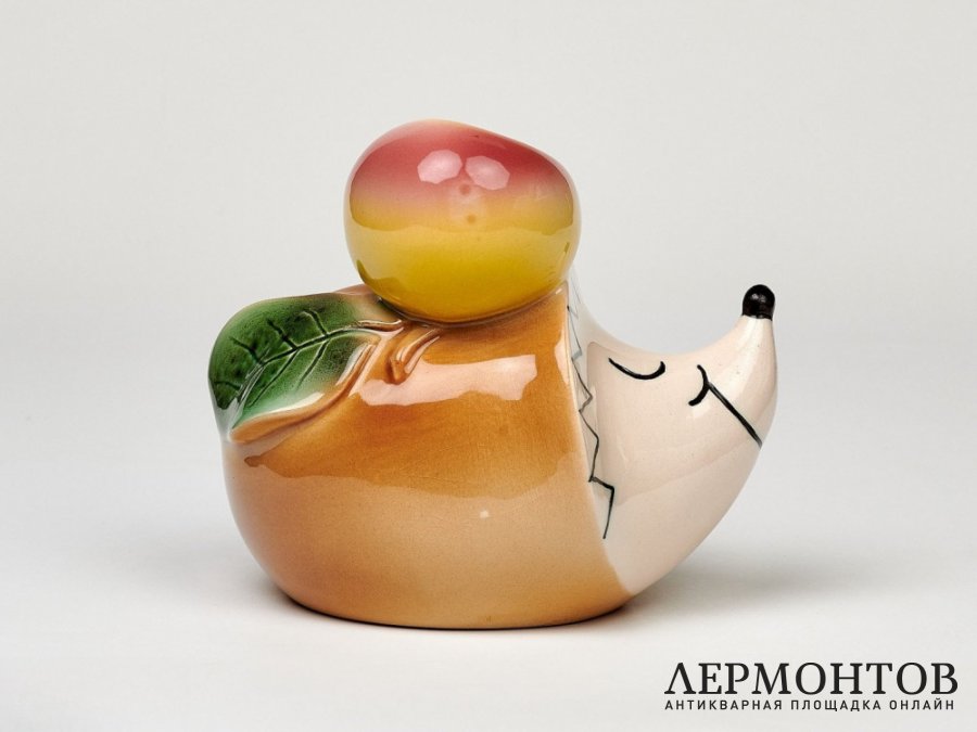 Статуэтка «Ежик с яблоком». Jinokera, Чехословакия, 1960 год