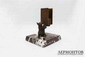 Спичечница из письменного набора в русском стиле Медведь. Россия, 1880-1890-е гг.