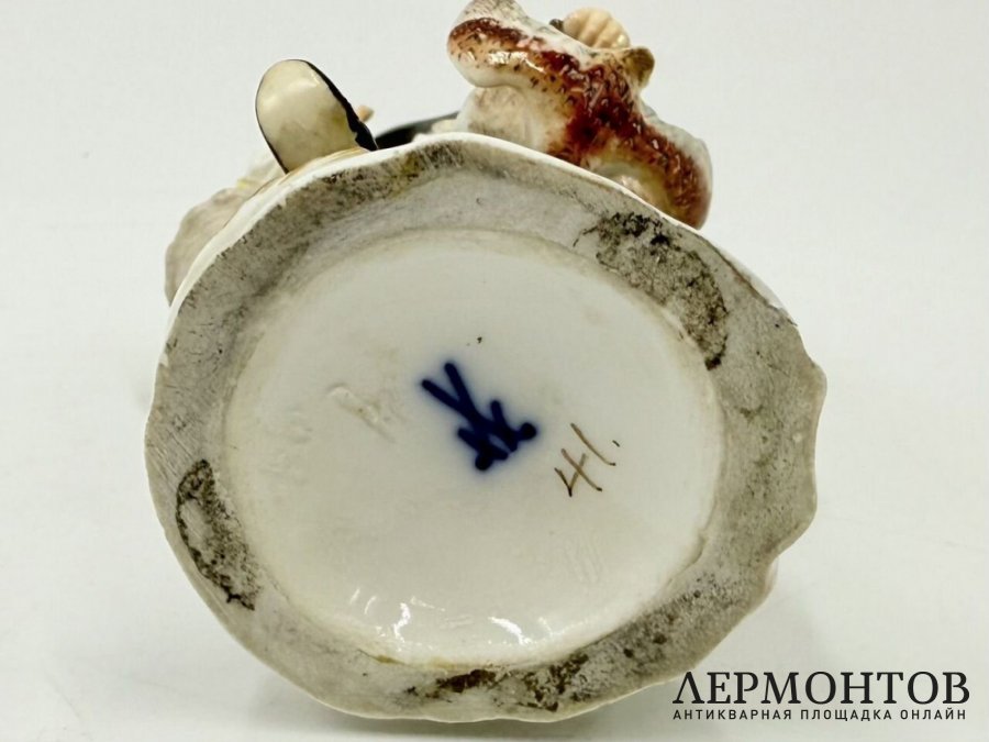 Статуэтка из серии Парижские крикуны Торговец дичью. Meissen, перв. тр. 20 века.
