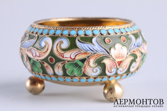 Солонка. Трыкин. Расписная эмаль по скани. Серебро 84 пробы. Россия, 1899-1908 гг.