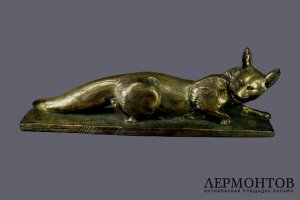 Лиса. Шамот. Франция, 20-е годы ХХ века. Размеры 80х27х14 см.