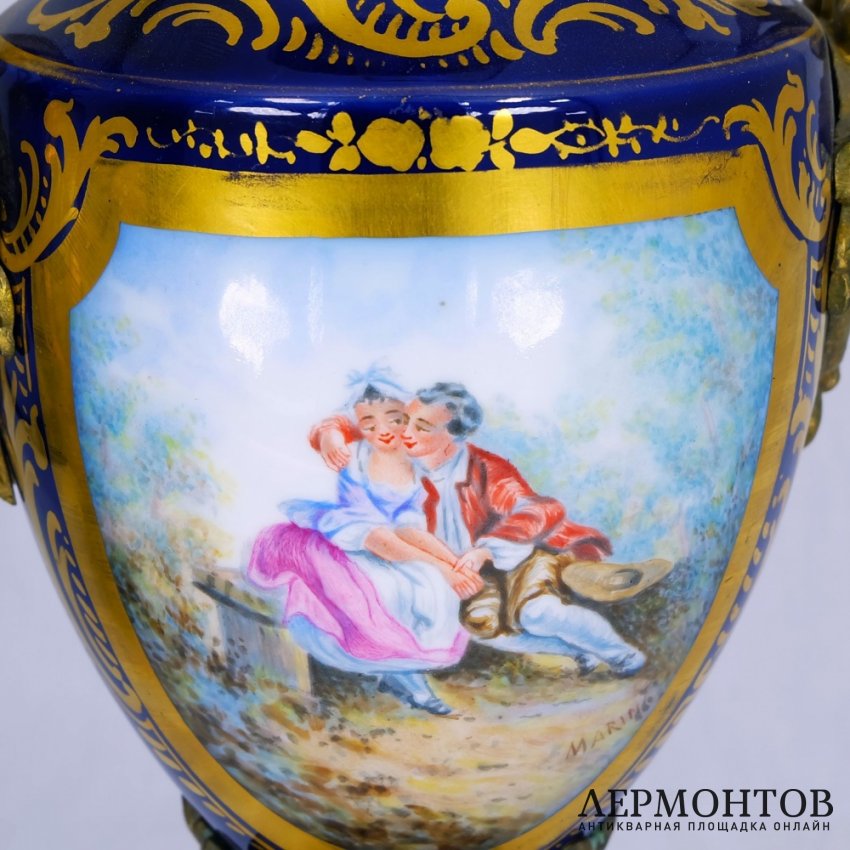 Ваза-кубок (2 шт.). Фарфор, бронза, кобальт,Франция, конец XVIIIв.