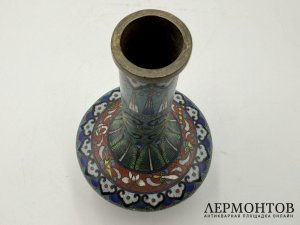 Ваза. Китай, кон. 19 - нач. 20 века. Эмаль клуазоне.