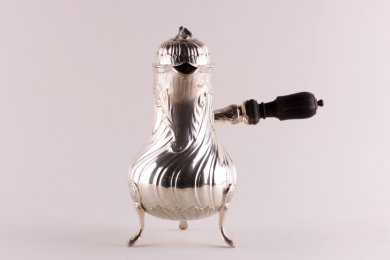 Кофейник в стиле рококо. Серебро 950 пробы. Франция, Париж, конец XIX в.