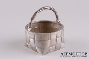Солонка в виде плетеной корзинки. Серебро 84 пробы. Россия,1880-90 годы.