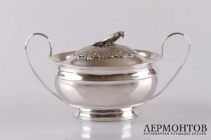 Сахарница с крышкой. Серебро 84 пробы. 1817 год. Российская империя.