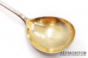 Сервировочная ложка лаконичной формы. Австрия, Вена, начало 20 в. Серебро 800 пробы.
