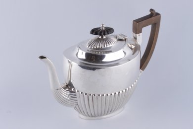 Чайник. Walker and Hall. Серебро 925 пробы. Шеффилд, Англия, начало XX в.