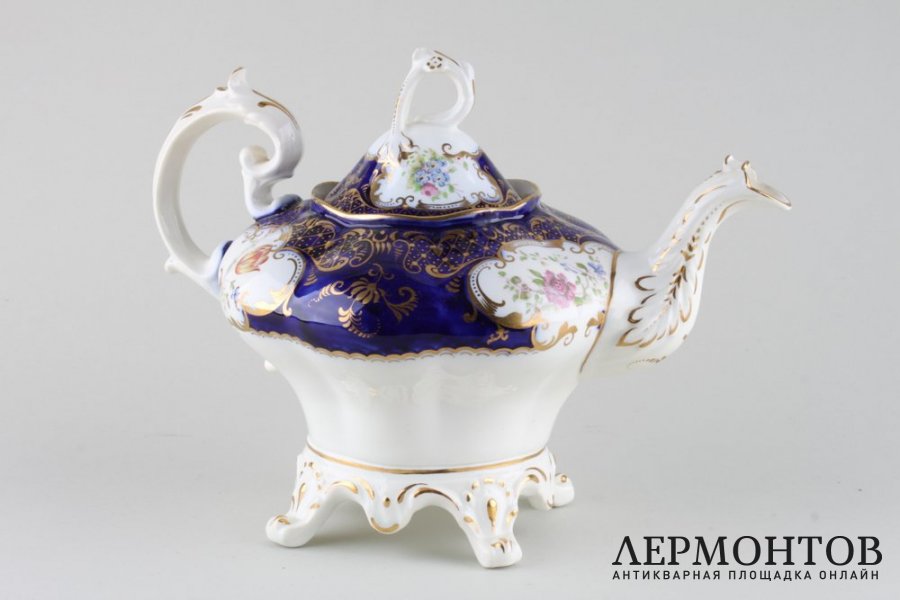 Чайник. Фарфор, кобальт. Англия. XIX век.