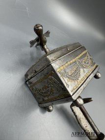 Швейка со съёмной крышкой и зажимом-птичкой. Сталь, золотая насечка, Т. И. Свечнин, Россия, 19 век