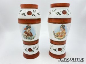 Вазы Гейши. Япония, нач. 20 века. Молочное стекло, деколь.