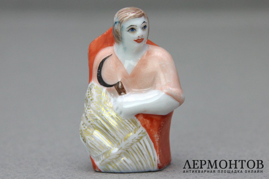 Пешка, Жнец. Агитация. Из шахматного набора Красные и белые. Ск. Данько. СССР, 1920е