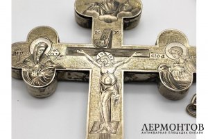 Крест-мощевик наперсный с цепью. Серебро 84 пробы. Российская империя, Москва, 1847.