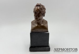 Бюст поэта И. В. Гете. Зап. Европа, 19 век. Бронза, мрамор. 