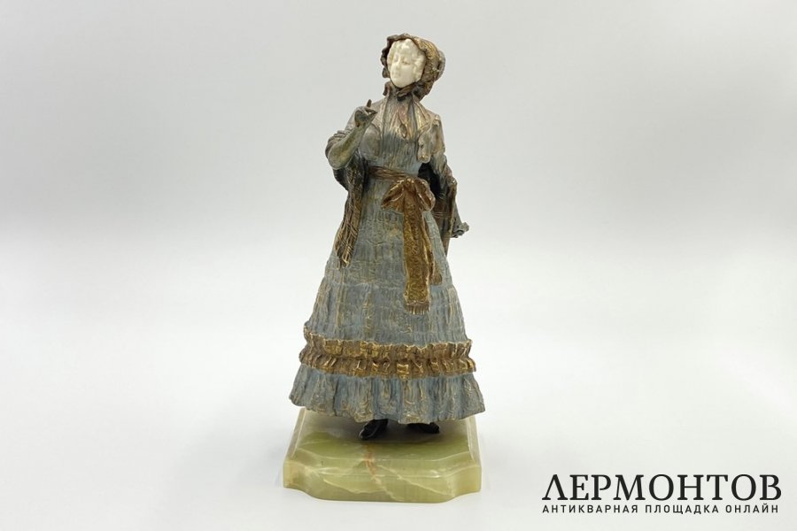 Скульптура Девушка на прогулке. Франция, Париж, 1910-1920-е гг. Бронза, кость.