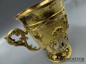 Кружка на филигранной ножке с камнями. Серебро 925 пробы, Россия, современная работа