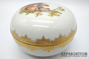 Шкатулка с галантной сценой. Фарфор, ручная роспись. Германия, Мейсен, 1930-40е гг.