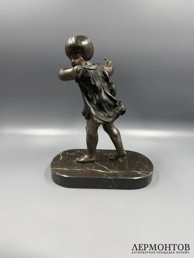 Скульптура «Девочка с Арлекином» в стиле ар-деко. Шпиатр, Франция, 1920–1930 годы