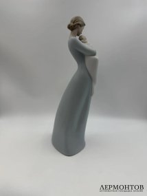 Статуэтка «Настоящая любовь» (A Mother's Embrace). Фарфор, Lladro, скульптор Marco Antonio Noguerón, Испания