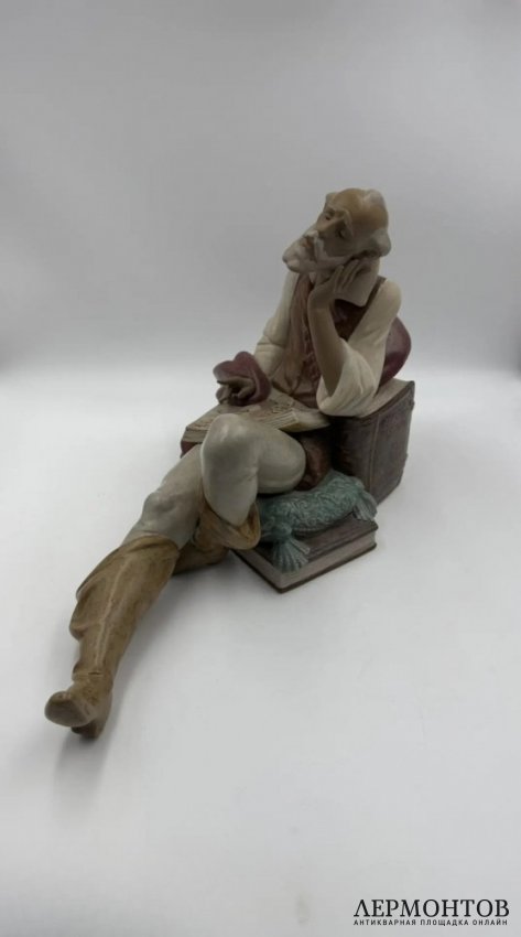 Скульптура «Чтение дворянина» (Дон Кихот). Фарфор грес, Lladro, скульптор Juan Huerta, Испания, 2004–2007 годы