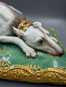 Статуэтка «Русская борзая на подушке». Фарфор, роспись, золото, Meissen, Германия
