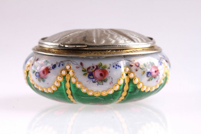 Пилюльница Kirner. Серебро 950 пробы, эмаль, золочение. Франция