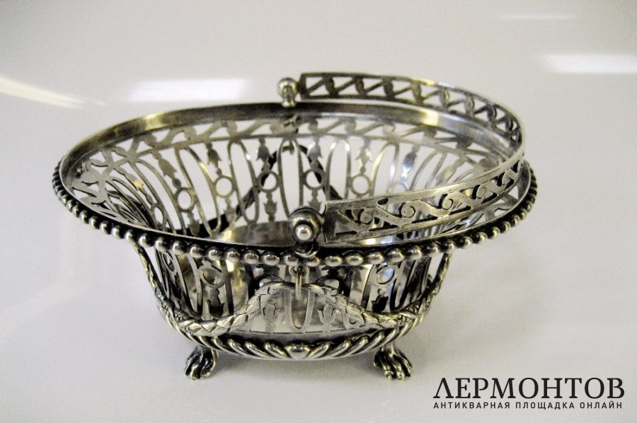 Вазочка. Серебро 925 пробы. Англия, XIX век.