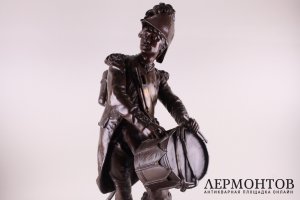 Скульптура Гренадер - барабанщик. Франция, Париж, автор модели Dumaige, конец 19 в.
