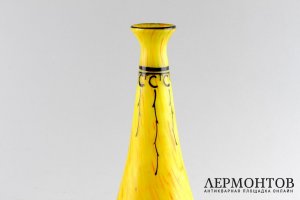 Ваза из мраморного стекла желтого цвета с красными прожилками Legras. Франция, 1900-е