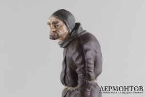 Статуэтка Плюшкин. Россия, завод Ф. Гарднера, 1870-1880-е гг. Бисквит, роспись.
