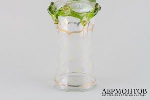 Штоф, украшенный ветвями винограда. Стекло. Европа, 1-я треть ХХ века.