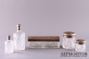 Парфюмерный набор из 5-ти предметов. Серебро 84 пробы, хрусталь. Россия, Москва