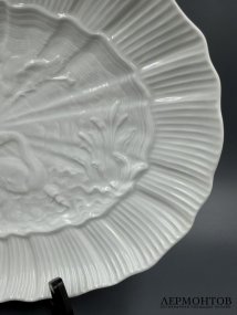 Овальное блюдо из «Лебединого сервиза», 30 × 22 см. Фарфор, Meissen, Германия