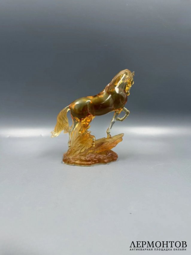 Скульптура «Вздыбленный конь». Цветной хрусталь, Cristal de Paris, Франция