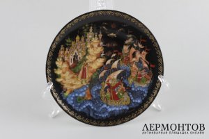 Набор декоративных тарелок с изображением сюжета из русских сказок. СССР. Фарфор.