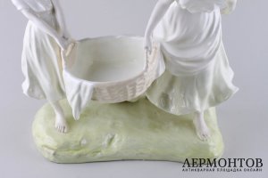 Статуэтка в виде вазы. Фаянс.  Goldscheider, Австрия, авторская подпись, 1905 год.