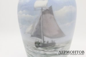 Ваза с пейзажем и парусником. Фарфор, роспись. Российская империя, ИФЗ, 1906