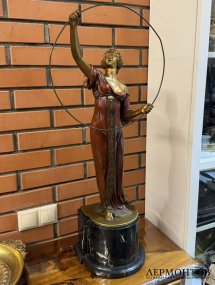Скульптура Девушка с обручем в ст. Ар Деко. Германия, 1930-е гг. Бронза, цветн. лаки.