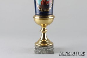 Кубок с изображением Спасской башни Кремля. СССР, 1960-е гг. Сталь, латунь, эмаль.