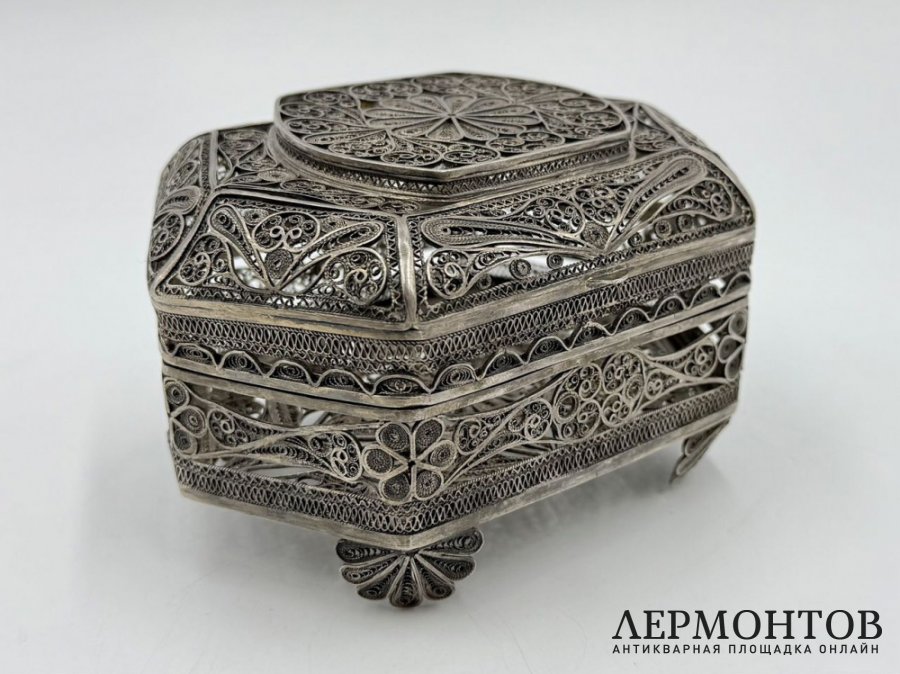 Большая шкатулка. Россия, 1960-70 гг. Серебро 925 пробы, скань.
