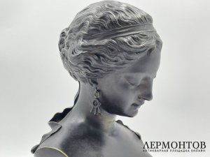 Бюст Девушки. Зап. Европа, 19 век. Бронза, патинирование.