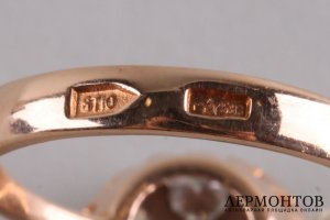 Набор из кольца и серег формы малинка с бриллиантами ок. 4 ct. Золото. СССР, 1975.
