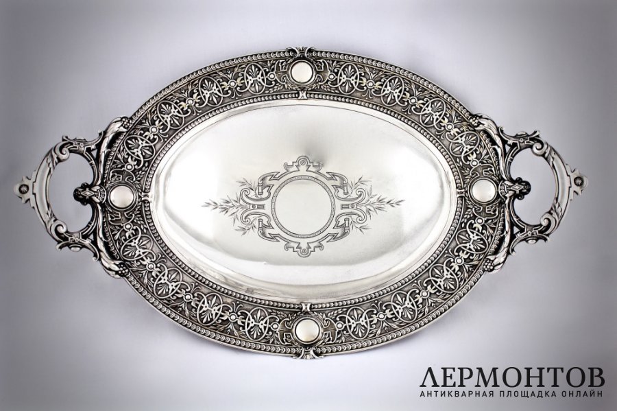 Сухарница на ножках. Серебро 800 пробы. Германия, XIX в.