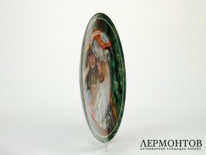 Тарелка «Две читающие девушки». Фарфор, Goebel Porzellan, Германия, 2000 год