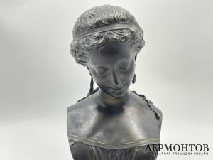 Бюст Девушки. Зап. Европа, 19 век. Бронза, патинирование.
