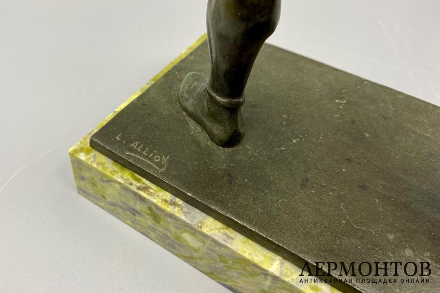 Скульптура Боксер. Западная Европа, нач. 20 века, автор L. Alliox. Бронза.