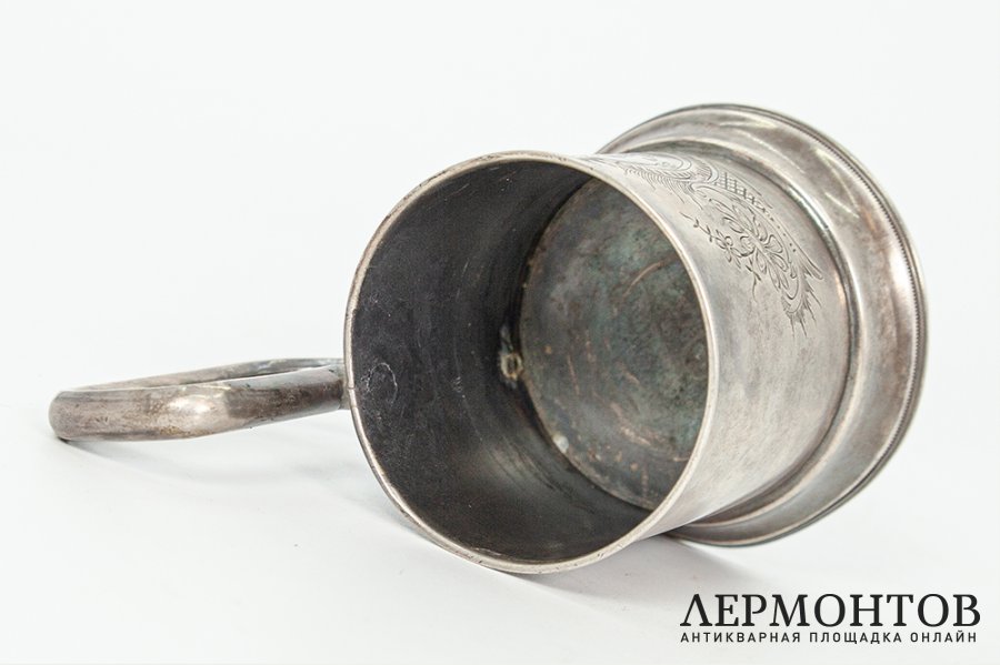 Подстаканник с растительным декором. Россия, мастер М. Маслов, 1908-1917 гг. Серебро.