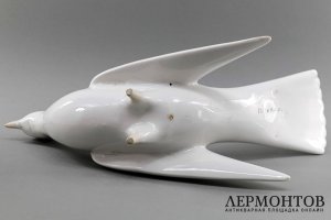Скульптура Кукушка. Фарфор, роспись. СССР, Дулево, А. Сотников, 1961 год.