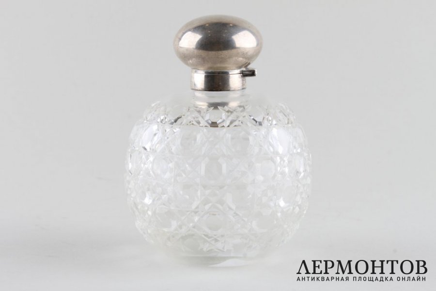 Флакон туалетный. Стерлинговое серебро, хрусталь. Англия, 1912.